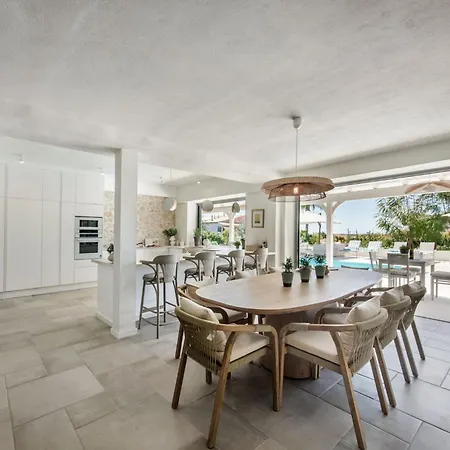 Azurea Algarve 4br Retreat Private Pool & Terrace 빌라