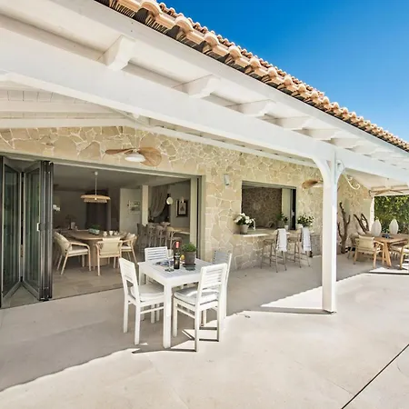 Azurea Algarve 4br Retreat Private Pool & Terrace فيلة المانسيل